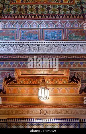 Il Marocco, Alto Atlante, Marrakech città imperiale, Medina elencati come patrimonio mondiale dall' UNESCO, il Palazzo di Bahia, scolpiti in stucco e zellige Foto Stock