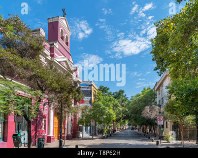 Santiago, Lastarria. La pittoresca strada di ciottoli di José Victorino Lastarria Street nel Barrio Lastarria, Santiago del Cile, Sud America Foto Stock