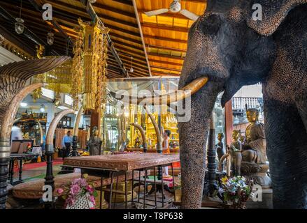 Sri Lanka, Colombo, Wekanda distretto, Gangaramaya tempio buddista Foto Stock