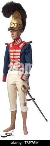 Un ensemble di uniforme per un capitano della guardia du corps reggimento, 1814 - 1825 Custom Collector's pezzo che incorpora le parti vecchie, prevalentemente a partire dal xix secolo. Crested casco con ottone dorato cranio e finemente goffrata con pettine recumbent lion, bearskin crest, band e visiere applicato con pelle di foca e dorato di foglie di quercia, placcata argento coccarda, teste di Medusa. Il complementare del pettine con royal cypher 'J'. Rivestito in pelle visiere. Tunica di belle fiordaliso blu di feltro di lana con un luminoso rivestimento rosso, treccia in argento e argento placcato pulsanti corona, rosso foderato di EPA, Additional-Rights-Clearance-Info-Not-Available Foto Stock