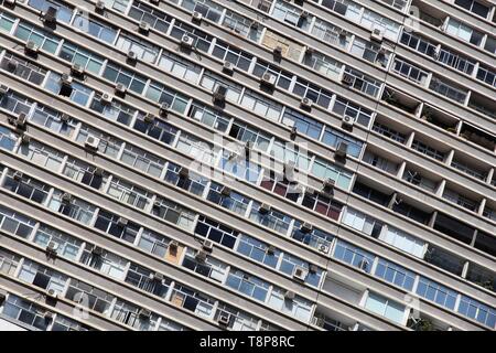 SAO PAULO, Brasile - 6 ottobre 2014: Conjunto Nacional edificio in Sao Paulo. Il conjunto Nacional è stato il primo centro commerciale in Brasile. Essa è stata progettata Foto Stock