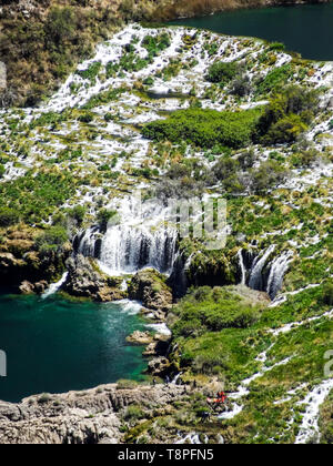 Belle cascate sul fiume Canete in né Yauyos-Cochas riserva paesaggistica, Yauyos provincia, Perù, Sud America Foto Stock