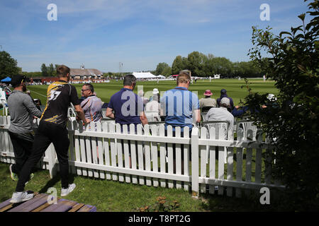 Newport, Regno Unito. 14 Maggio, 2019. una vista generale durante il Glamorgan CC v Gloucestershire CC, Specsavers county championship 4 giorno match day 1 di martedì 14 maggio 2019 a Spytty Park di Newport South Wales. Questa partita storica è la prima volta in 54 anni che una classe prima partita di cricket è stato tenuto in Newport. pic da Andrew Orchard/Andrew Orchard fotografia sportiva Credito: Andrew Orchard fotografia sportiva/Alamy Live News Foto Stock