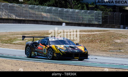 Il 12 maggio 2019 Monterey CA, U.S.A. # 30 Dave Musial della Ferrari Lake Forest su Rahal diritta durante il Ferrari Challenge Gara 2 P/P- AM Weathertech Raceway Laguna Seca Monterey CA Thurman James/CSM Foto Stock