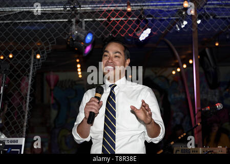 Las Vegas, Nevada, USA. Xv Mar, 2019. Candidato presidenziale democratico Julian Castro parla a un evento di campagna a Las Vegas, Nevada. Castro ha servito come segretario di Albergare e Sviluppo Urbano sotto il Presidente Barack Obama. Credito: Ronen Tivony SOPA/images/ZUMA filo/Alamy Live News Foto Stock