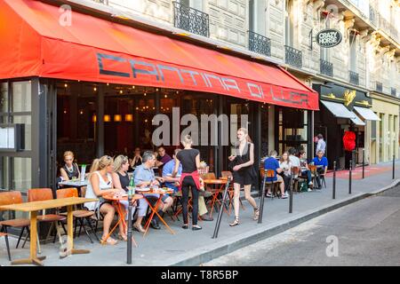 Francia, Parigi, Champs Elysees distretto, avenue George V Foto Stock