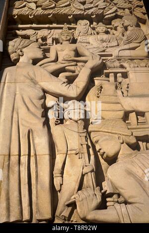 Francia, Parigi, Porte Doree, palazzo della Porte Doree e Musee de l'Histoire de l'immigrazione, bassorilievo di Alfred Janniot Foto Stock