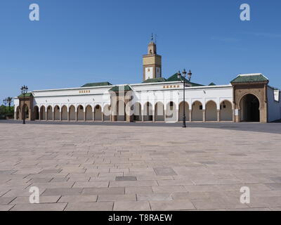 Scenic Moschea Ahl Fas vicino palazzo reale nella città capitale di Rabat in Marocco Foto Stock