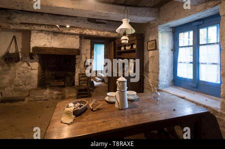 Francia, Morbihan, Brech, all'interno di un cottage del Ecomusee di St-Dégan Foto Stock