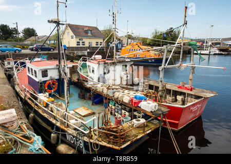 Barche da pesca in Arklow harbour - Irlanda Foto Stock