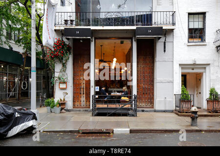 Petite Boucherie, 14 Christopher Street, New York, NY. esterno alla vetrina di un ristorante nel villaggio di Greenwich quartiere di Manhattan. Foto Stock