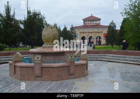 Taschkent, die Hauptstadt Usbekistans in Zentralasien: der Chorsu Basar Foto Stock