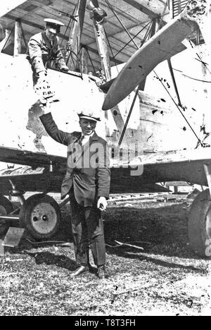 Alcock e Brown, aviatori britannico John Alcock e Arthur Brown ha fatto il primo non-stop volo transatlantico nel giugno 1919. Foto Stock