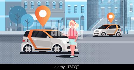 Vetture con perno di locazione su strada di ordinazione online taxi car sharing concetto di trasporto mobile donna utilizzando il servizio carsharing città moderna street Illustrazione Vettoriale