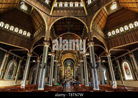 Vista interna Cattedrale Basilica di Nuestra Senora de los Angeles, Cartago, Provincia di Cartago, Costa Rica Foto Stock