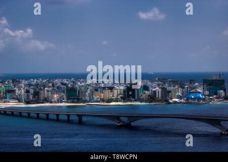 In questa unica foto si può vedere la capitale delle Maldive maschio da sopra. Si può vedere molto bene come una città guarda negli spazi più angusti Foto Stock