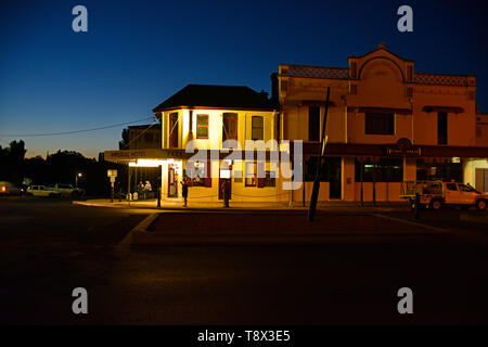 Imperial hotel di Glen innes nel nord del Nuovo Galles del Sud, Australia, scattata di notte Foto Stock