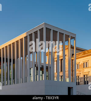 Architetto David Chipperfield è di nuovo James Simon Gallery è un'estensione per il Neuesmuseum (Nuovo Museo) sull'Isola dei Musei di Berlino. Foto Stock