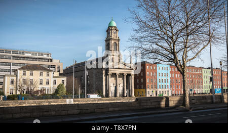 Dublino, Irlanda - 11 Febbraio 2019: la chiesa di Saint Paul architettura dettagli su una giornata invernale Foto Stock