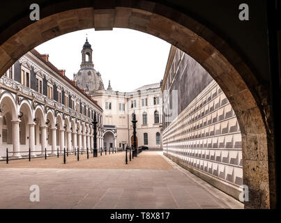 DRESDEN, Germania - 19 settembre 2018: Vista di vecchi edifici in città Foto Stock