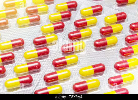 Medicina, pillole farmaci e rimedi ancora nella confezione closeup macro Foto Stock
