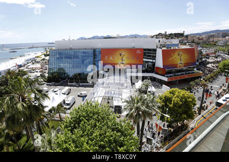 Cannes, Francia. 13 Maggio, 2019. Der Palais des Festivals et des Congres während des Festival de Cannes 2019/72. Internationale Filmfestspiele von Cannes am Palais des Festivals. Cannes, 13.05.2019 | Utilizzo di credito in tutto il mondo: dpa/Alamy Live News Foto Stock