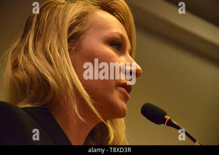 Marion Maréchal-Le penna, leader del Fronte Nazionale, partito di destra della Francia, ospitati a Napoli presso la Comunità europea convenzione elettorale della lega, il partito di destra, per sostenere il candidato del distretto meridionale Vincenzo Sofo. 14/05/2019, Napoli, Italia Foto Stock