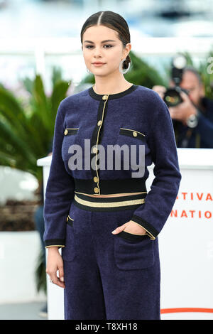 Cannes, Francia. 15 Maggio, 2019. CANNES - 15 Maggio: Selena Gomez su i morti non muoiono Photocall durante il 2019 Festival di pellicola di Cannes il 15 maggio 2019 presso il Palais des Festivals in Cannes, Francia. (Foto di Lyvans Boolaky/imageSPACE) Credito: Imagespace/Alamy Live News Foto Stock