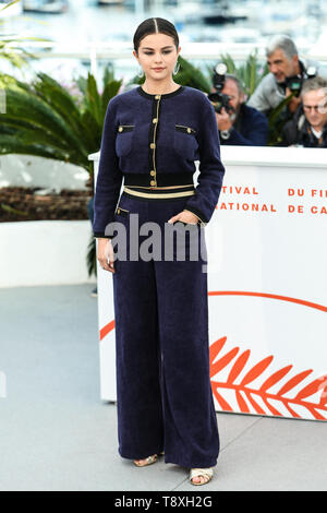 Cannes, Francia. 15 Maggio, 2019. CANNES - 15 Maggio: Selena Gomez su i morti non muoiono Photocall durante il 2019 Festival di pellicola di Cannes il 15 maggio 2019 presso il Palais des Festivals in Cannes, Francia. (Foto di Lyvans Boolaky/imageSPACE) Credito: Imagespace/Alamy Live News Foto Stock
