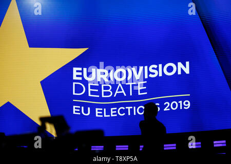 Bruxelles, Belgio. 15 Maggio, 2019. I candidati alla presidenza della Commissione pongono sul palco prima di un dibattito al Parlamento europeo. Credito: ALEXANDROS MICHAILIDIS/Alamy Live News Foto Stock