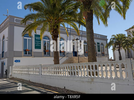 Domus Municipalis municipio locale ufficio del governo, villaggio di Castro Verde, Baixo Alentejo, Portogallo, Europa meridionale Foto Stock