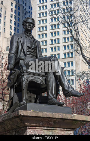 Statua di William H. Seward (XIX secolo il Segretario di Stato americano, governatore NY e il senato degli Stati Uniti), Madison Square Park, Manhattan NYC, STATI UNITI D'AMERICA Foto Stock