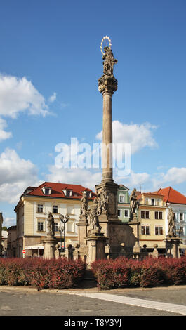 Colonna della Peste a grande piazza (Velke namesti) a Hradec Kralove. Repubblica ceca Foto Stock