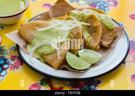 Tacos de canasta è tradizionale cibo messicano a Città del Messico Foto Stock