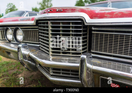 Berlino - Aprile 27, 2019: frammento di full-size station wagon Ford LTD Paese scudiero, 1972 Foto Stock