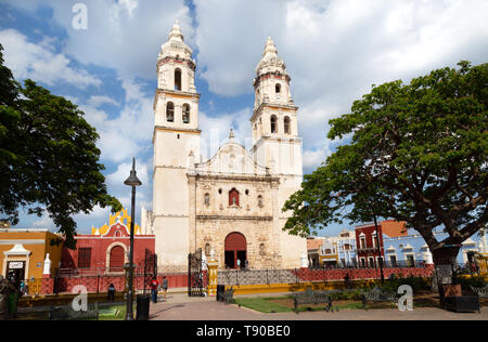 Campeche, Messico Campeche o la Cattedrale di Nostra Signora della Cattedrale dell Immacolata Concezione, esterna, Campeche centro storico di Campeche, Messico Foto Stock