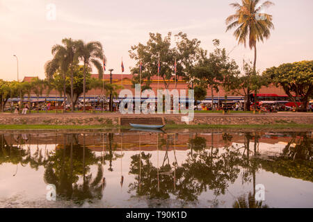 Il vecchio mercato di Phsar chas nella città di Siem Reap nel nord-ovest della Cambogia. Siem Reap, Cambogia, Novembre 2018 Foto Stock