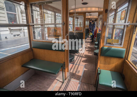 Brüssel, Tramwayparade '150 Jahre tramvia in Brüssel' am 1. Mai 2019 - Bruxelles, sfilata "150 anni tramvia", 1 maggio 2019 Foto Stock