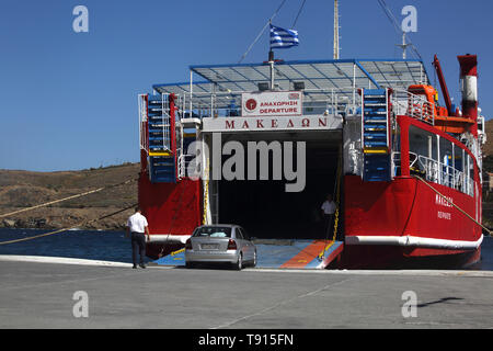 Porto Korissia Kea Isola Grecia auto imbarco traghetti Foto Stock