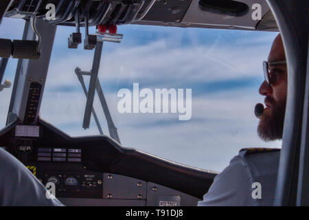 In questa unica foto si può vedere il cockpit all interno di un idrovolante alle Maldive. Questi scatti sono molto rare Foto Stock