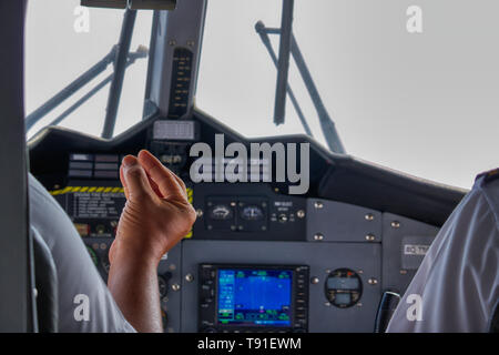 In questa unica foto si può vedere il cockpit all interno di un idrovolante alle Maldive. Questi scatti sono molto rare Foto Stock