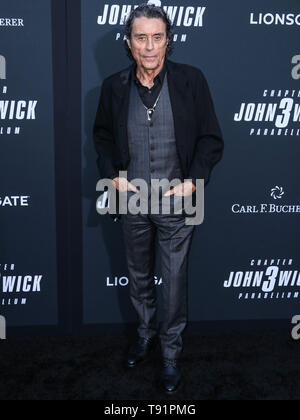 HOLLYWOOD e LOS ANGELES, CALIFORNIA, STATI UNITI D'America - 15 Maggio: Attore Ian McShane arriva a Los Angeles speciale proiezione del Lionsgate 'John stoppino: Capitolo 3 - Parabellum" tenutasi presso la leva TCL Chinese Theatre IMAX il 15 maggio 2019 a Los Angeles, California, Stati Uniti. (Foto di Xavier COLLIN/Image Press Agency) Foto Stock