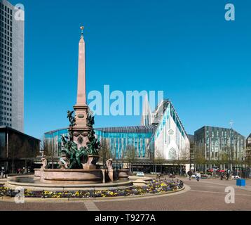 Mende Fontana e Paulinum, Lipsia, Sassonia, Germania Foto Stock