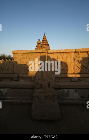 Tempio Shore a mahabalipuram, sito patrimonio mondiale dell'UNESCO, Tamil Nadu, India, Asia Foto Stock