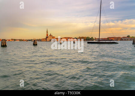 Vista di San Giorgio Maggiore e la Giudecca isole da fondamenta omaggio a Venezia. Italia Foto Stock