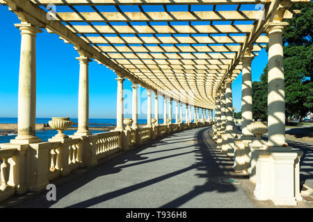 Pergola in Foz do Douro lungomare, la spiaggia di Porto, Portogallo Foto Stock