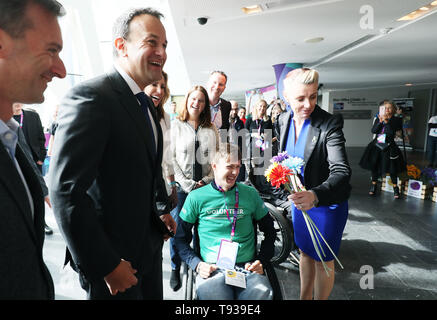 Taoiseach Leo Varadkar con Barbara Brennan da vedere cambiare e Jack Kavanagh (centro) al suo arrivo a parlare a Inspirefest presso il BGE Theatre di Dublino. Foto Stock