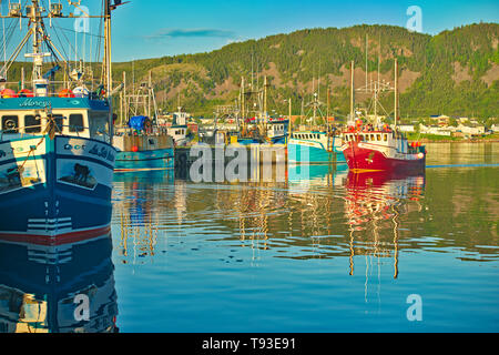 Barche da pesca in La Scie porto fuori l'Oceano Atlantico, Baie Verte la penisola, La Scie, Terranova e Labrador, Canada Foto Stock