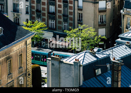 Reims Francia Maggio 15, 2019 la vista della città di Reims dalla sommità del Notre Dame de la cattedrale di Reims nel pomeriggio Foto Stock