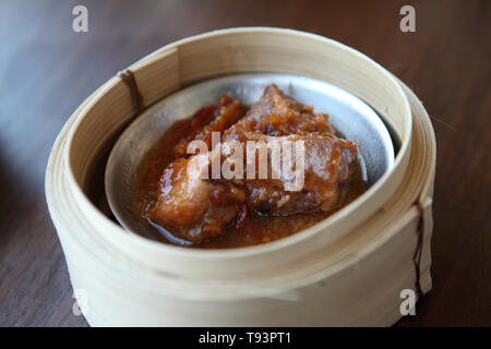 Yumcha , dim sum in bambù sistema di cottura a vapore Foto Stock